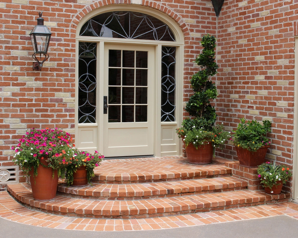 Backyard Oasis - River Oaks, Houston by Moss Landscaping - Photo 3