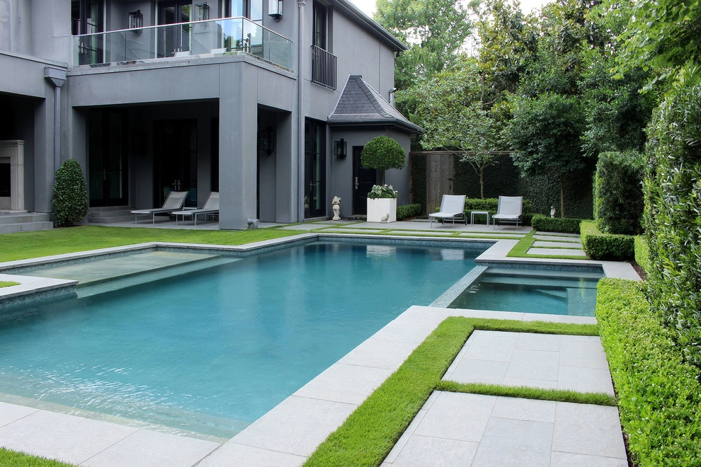 Contemporary Manor – Tanglewood, Houston by Moss Landscaping - Photo 5
