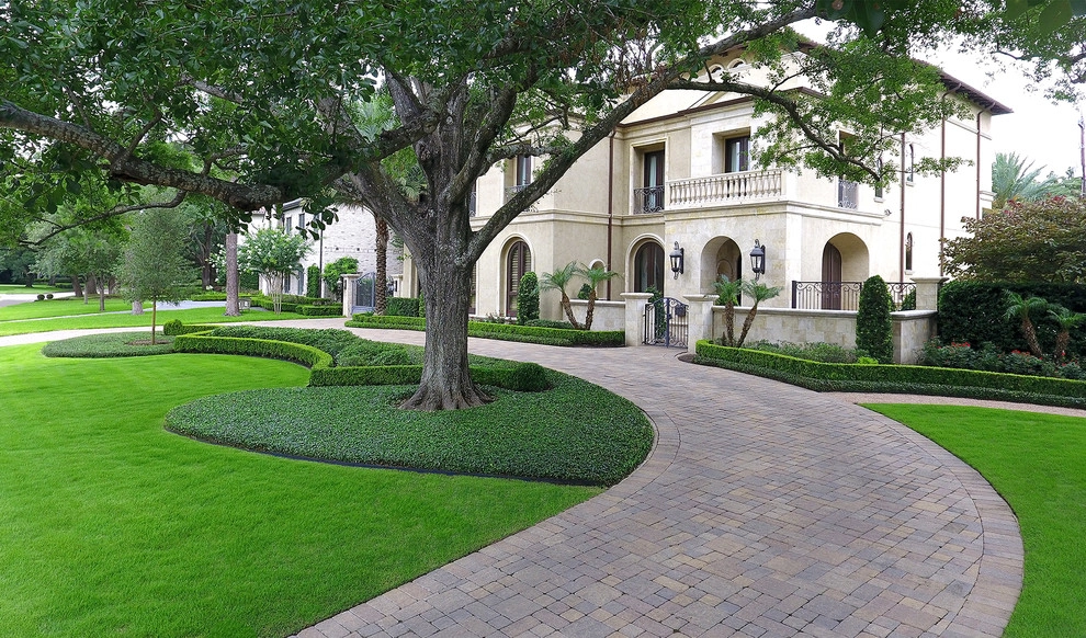 Modern Mediterranean – Tanglewood, Houston by Moss Landscaping - Photo 4