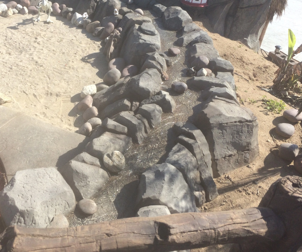 Rustic Theme - Rock Pool, Spa, Grotto, Bridge & Stream by My Garden: Landscape Design By Wayne - Photo 21