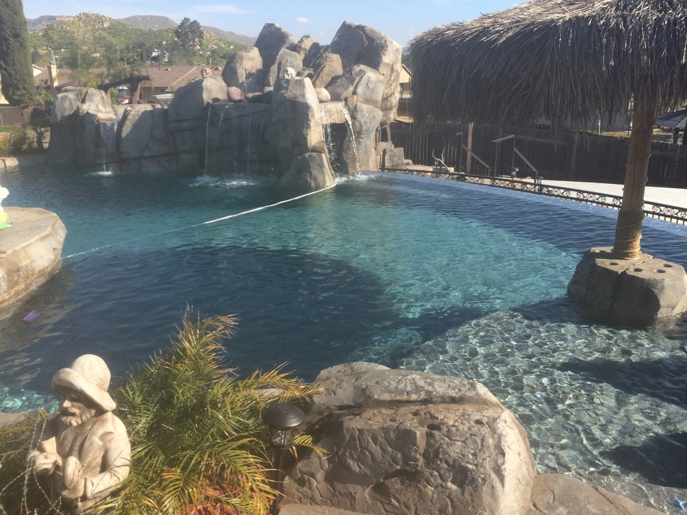 Rustic Theme - Rock Pool, Spa, Grotto, Bridge & Stream by My Garden: Landscape Design By Wayne - Photo 2