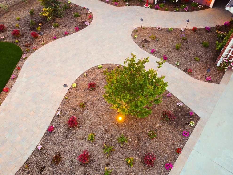 Ranch Style Home Front Yard by My Garden: Landscape Design By Wayne - Photo 4