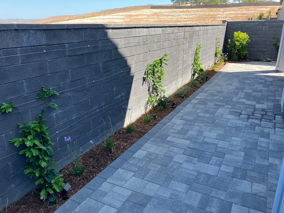 Farmhouse Eclectic - New Home by My Garden: Landscape Design By Wayne - Photo 12