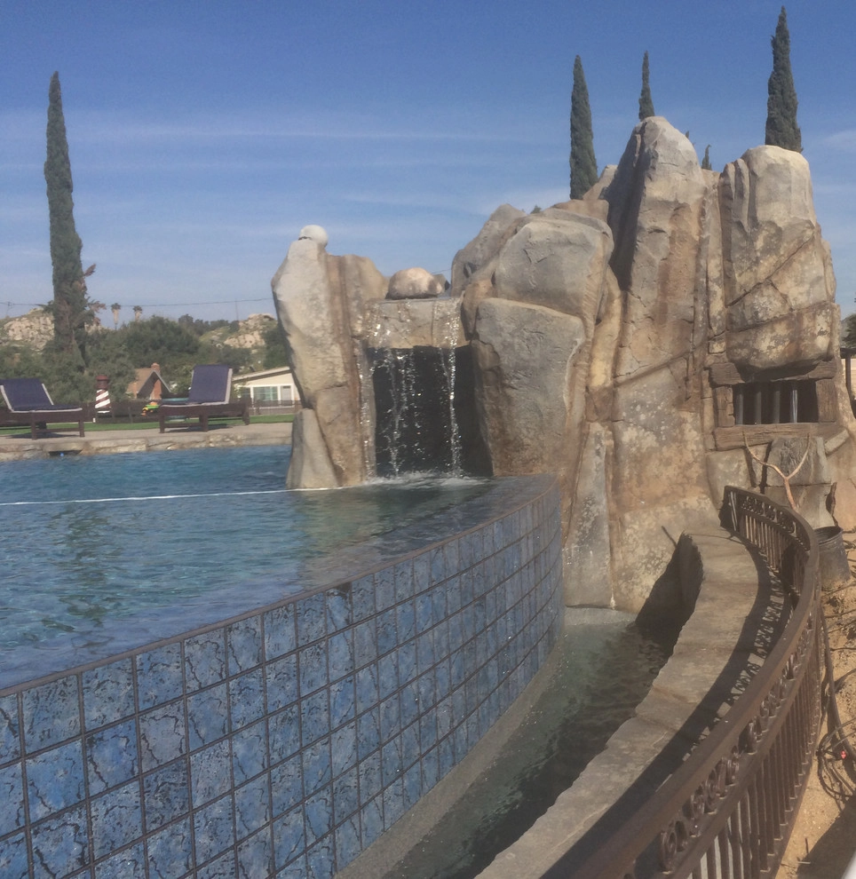 Rustic Theme - Rock Pool, Spa, Grotto, Bridge & Stream by My Garden: Landscape Design By Wayne - Photo 8