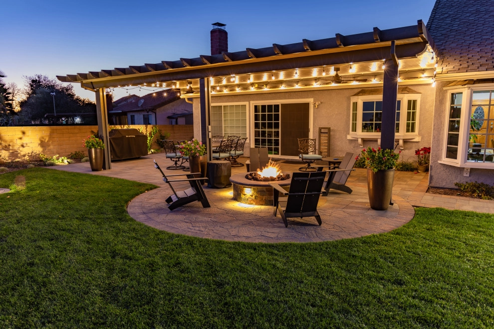 Mid-Century Ranch Home Backyard by My Garden: Landscape Design By Wayne - Photo 3