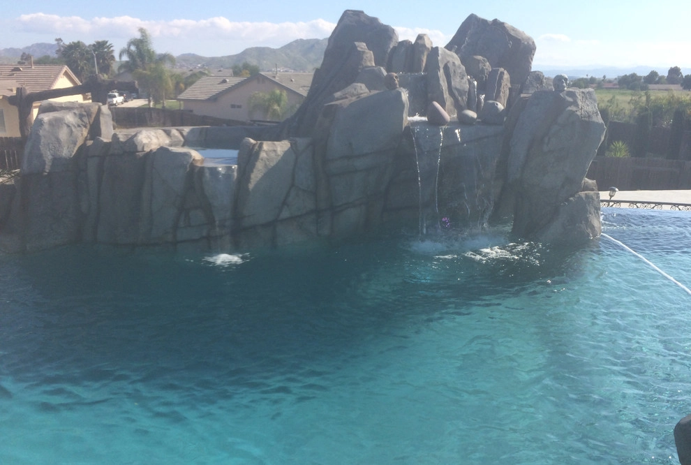 Rustic Theme - Rock Pool, Spa, Grotto, Bridge & Stream by My Garden: Landscape Design By Wayne - Photo 12