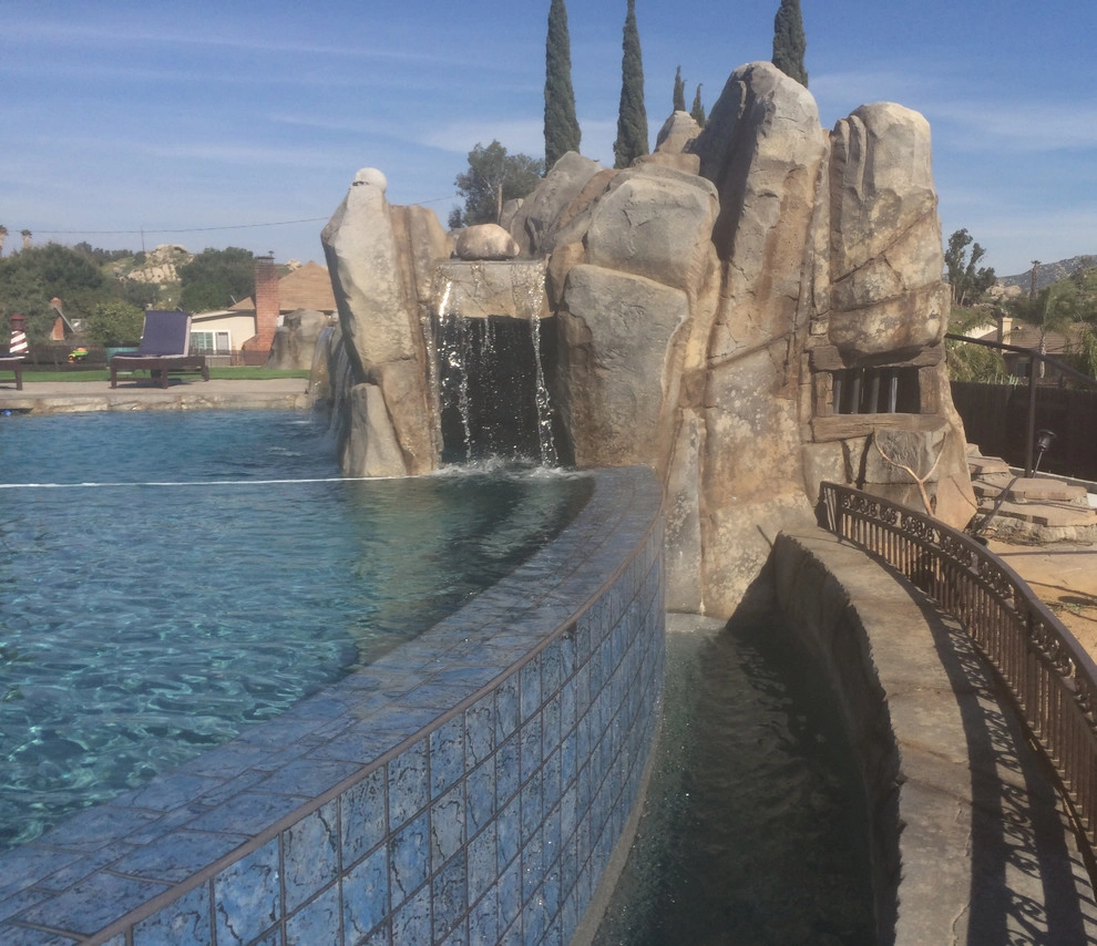 Rustic Theme - Rock Pool, Spa, Grotto, Bridge & Stream by My Garden: Landscape Design By Wayne - Photo 7