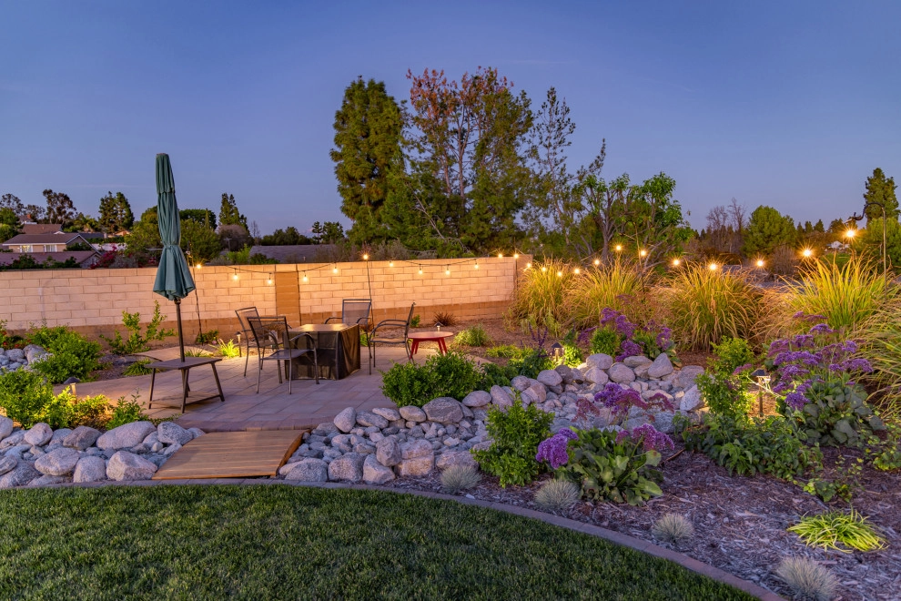 Mid-Century Ranch Home Backyard by My Garden: Landscape Design By Wayne - Photo 5