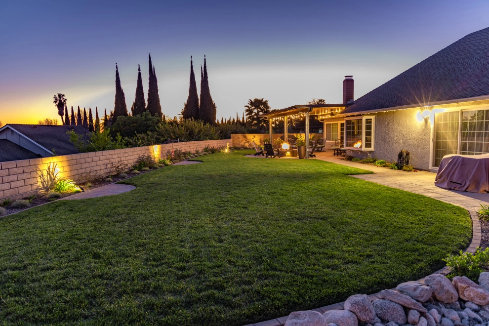 Mid-Century Ranch Home Backyard by My Garden: Landscape Design By Wayne - Photo 6