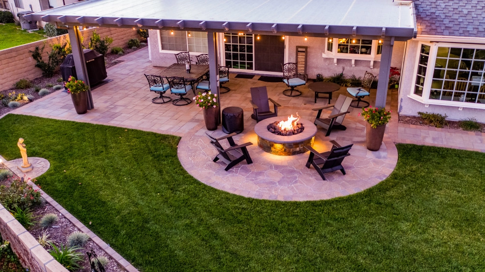 Mid-Century Ranch Home Backyard by My Garden: Landscape Design By Wayne - Photo 4