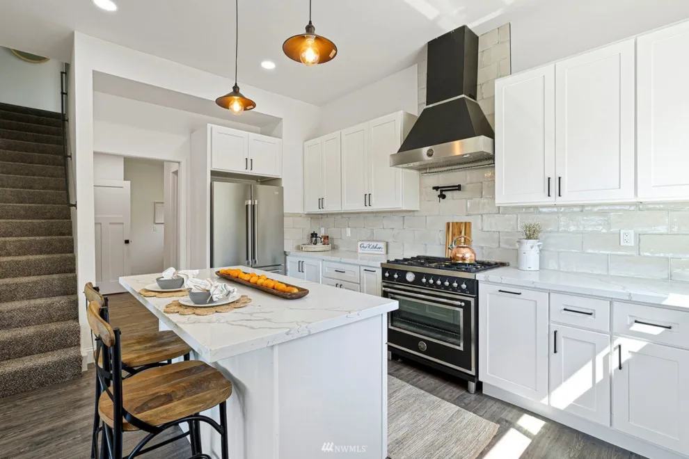 1918 Lakota Beach - Complete Renovation by 7 Arts Construction - Photo 4
