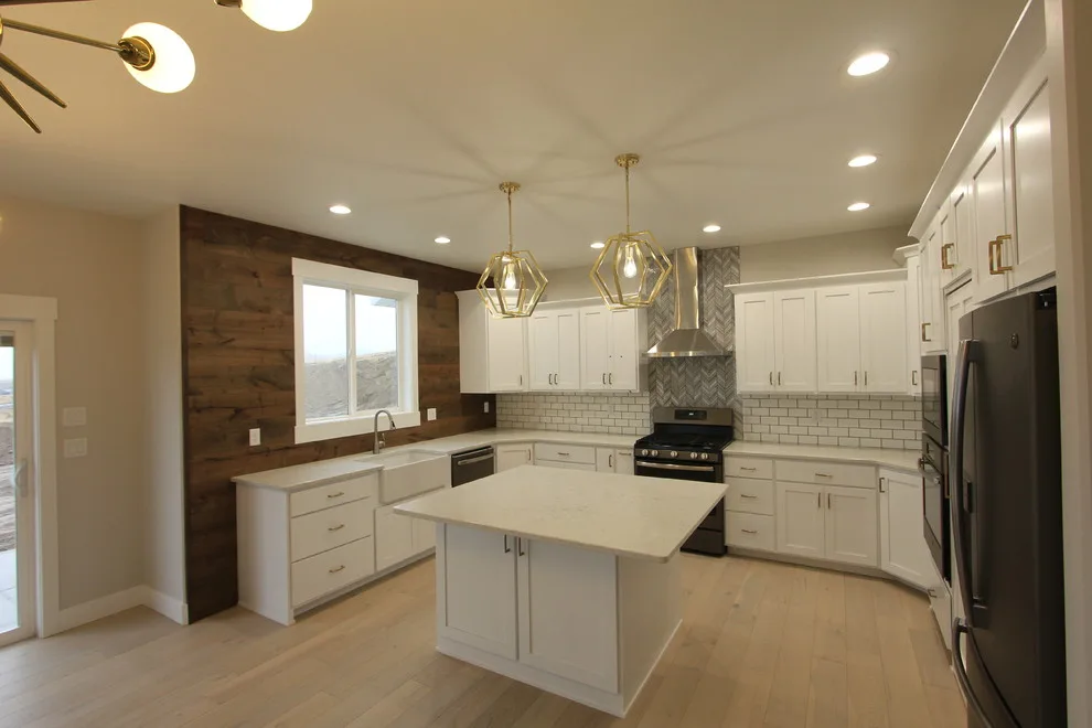Nineteen Ninety-Four Mariah by Satterfield Realty & Development, Inc. - Photo 13