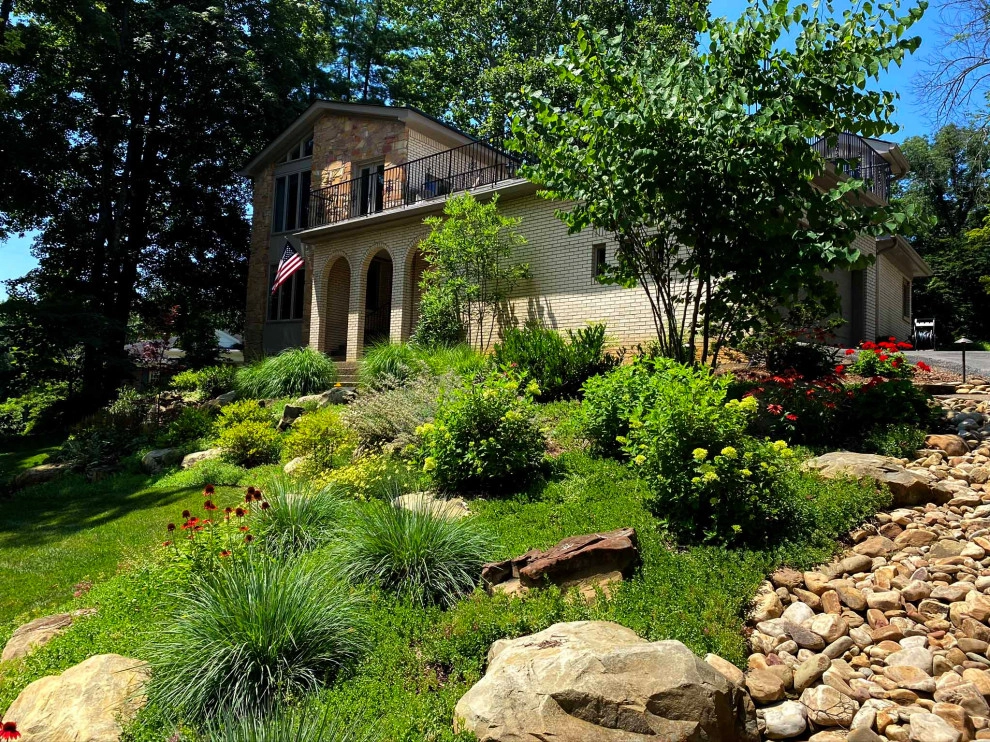 Round Ridge Road Residence by Myers + Co. Landscape Architecture - Photo 4