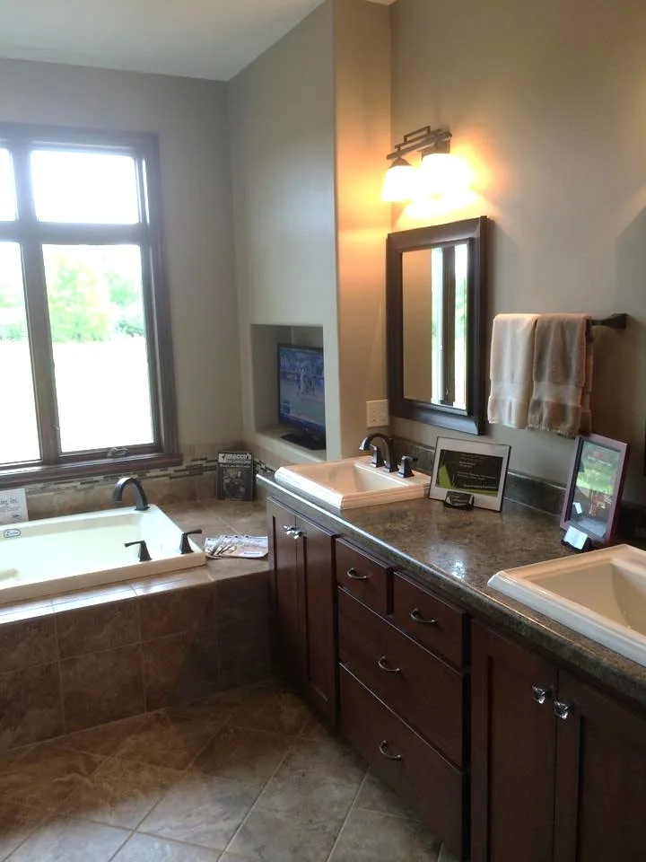 Autumn 2014 Showcase Residence by Puyleart Brothers Construction, LLC - Photo 13