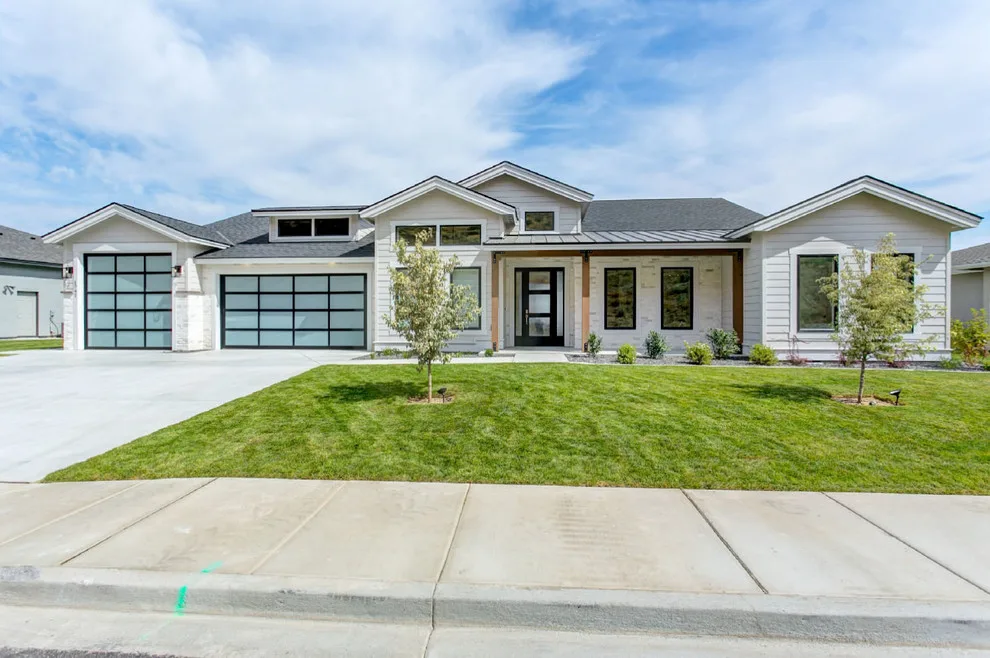 2018 Pahlisch Showcase Home by Century 21 Tri-Cities - Photo 6