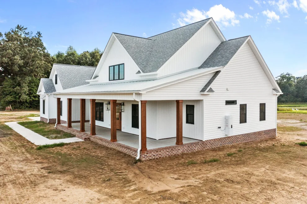 2022 Tailored Farmhouse by Grace Construction, Inc. - Photo 2