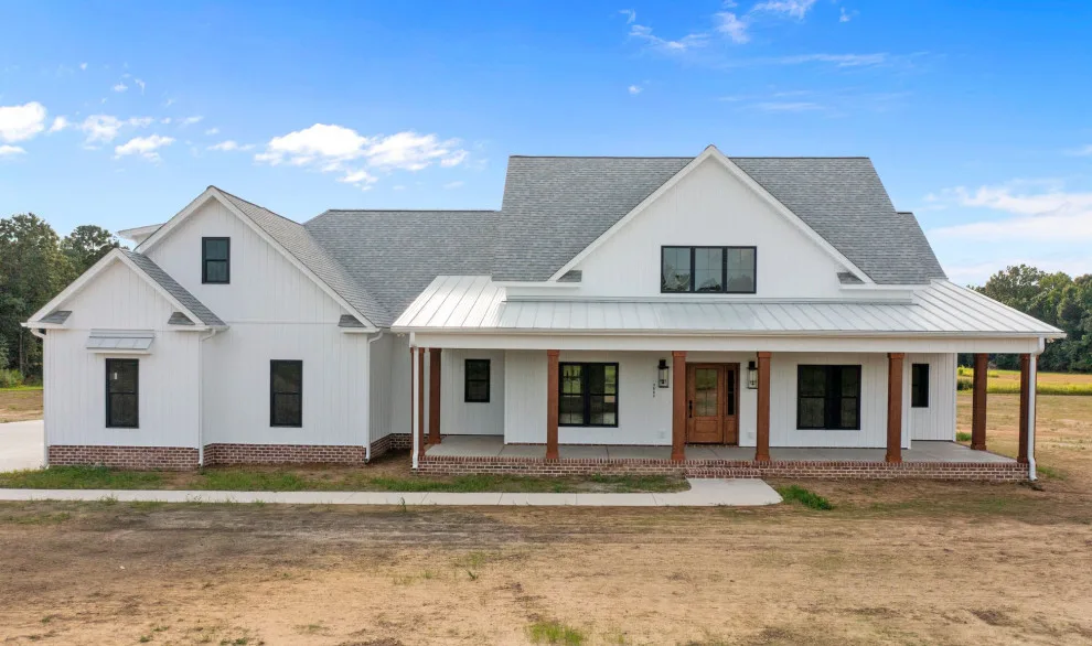2022 Tailored Farmhouse by Grace Construction, Inc. - Photo 8