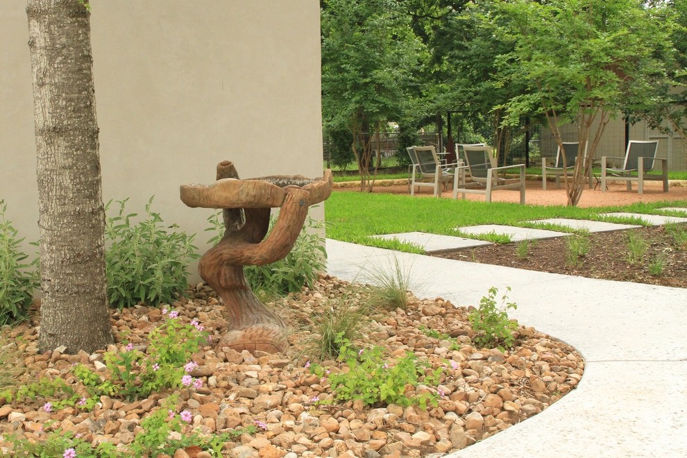 Native Roots Landscape - Photo 2