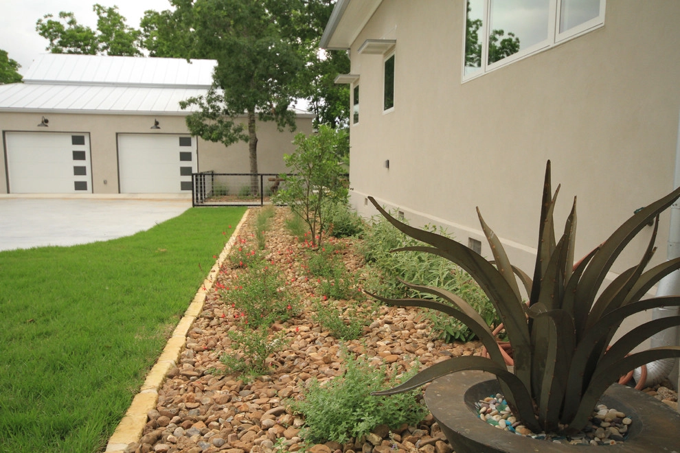 Native Roots Landscape - Photo 4