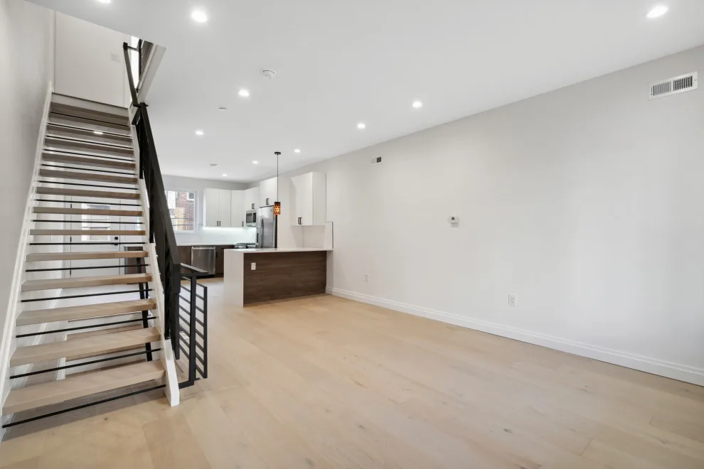 31st Avenue by Ken Group LLC - Photo 10