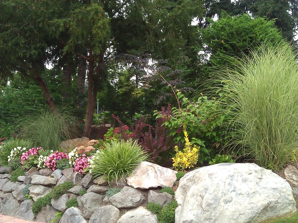 Bellevue - Curb Appeal and Color by Natural Greenscapes LLC - Photo 16