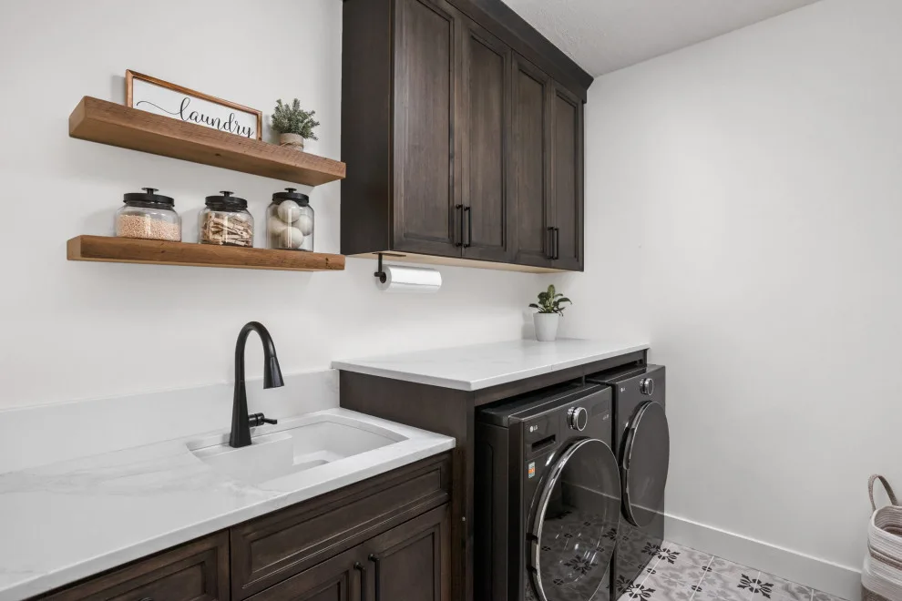 595 - Hampton House Renovation by The Guy Corporation - Photo 7