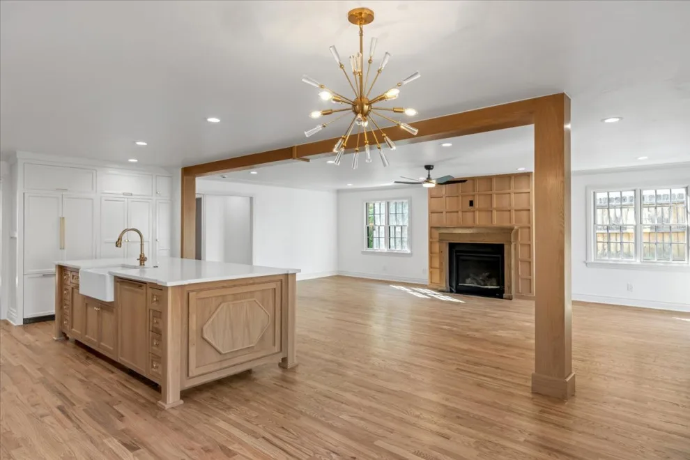 615 Opulent Makeover by Dream Construction - Photo 9
