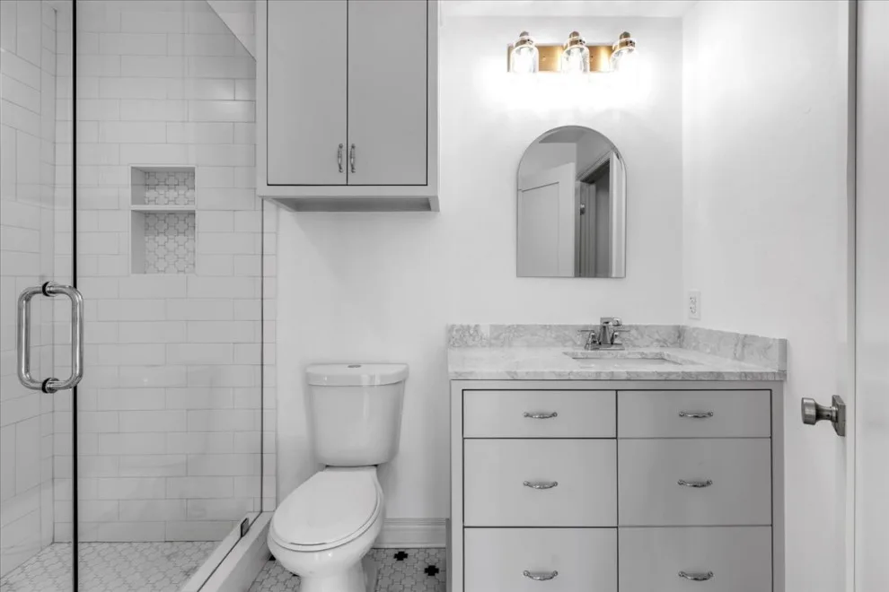 615 Opulent Makeover by Dream Construction - Photo 5