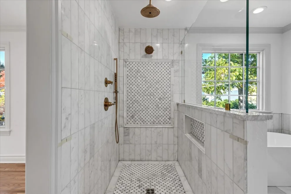 615 Opulent Makeover by Dream Construction - Photo 2