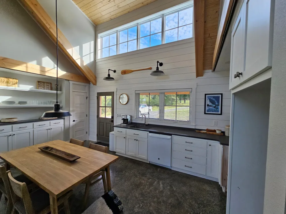 Ozark Custom Country Homes, Inc. - Photo 9
