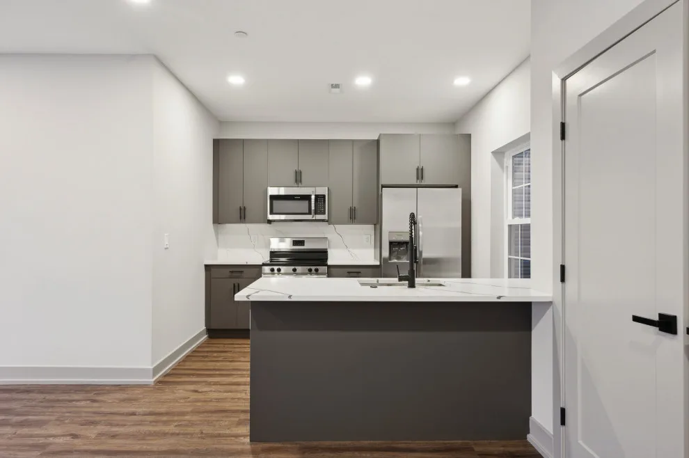 Seventh Avenue by Ken Group LLC - Photo 8