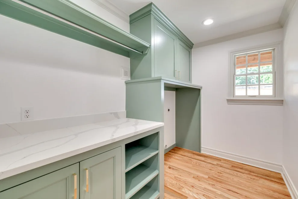 813 Opulent Makeover by Dream Construction - Photo 9