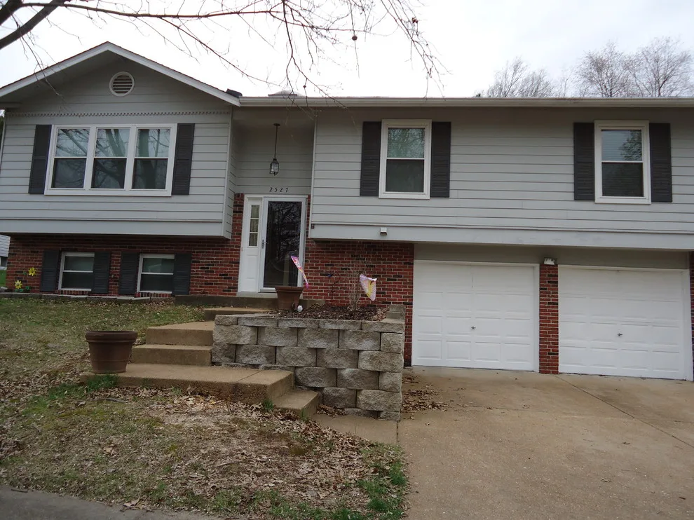 Wildwood, Missouri - Blue and White by Clearview Windows And Siding - Photo 6