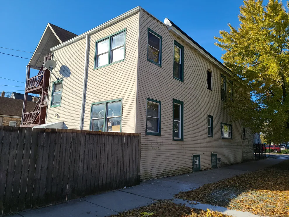 Chicago Siding and Windows by WSR Quality Inc. - Photo 12