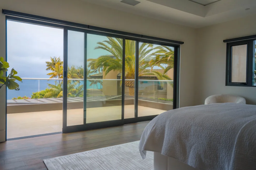 Modern Laguna Beach Residence by Designer Window Supply - Photo 2