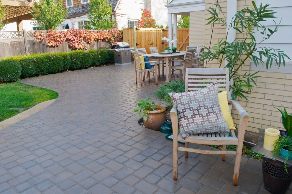 Old World Brick Paving - Photo 11