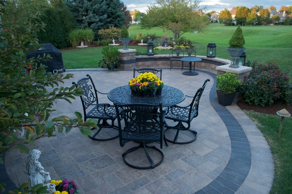 Old World Brick Paving - Photo 3