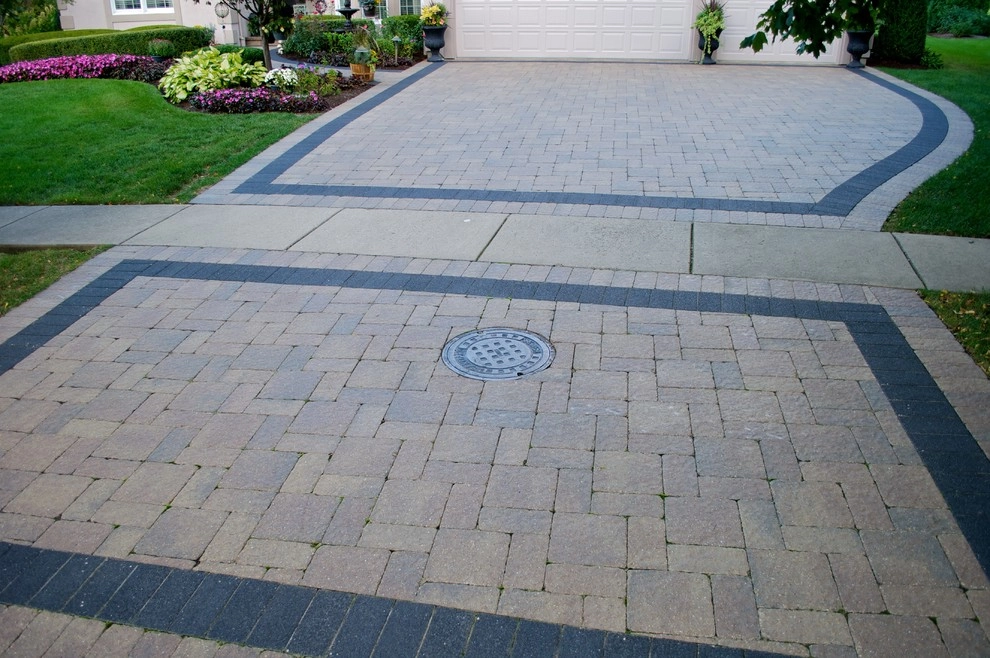 Old World Brick Paving - Photo 2