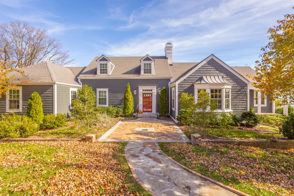 Lookout Mountain Revamp | Siding, Trim, Porch Ceiling, Windows by Chattanooga EXteriors - Photo 2