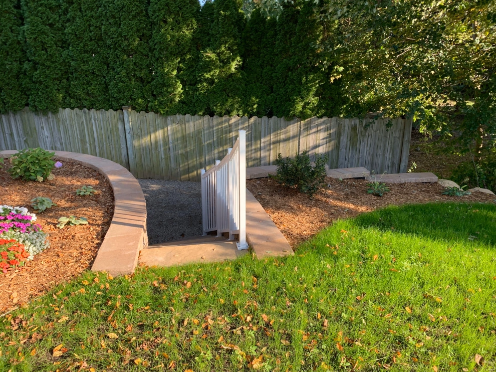 Dalsasso Retaining Wall, Stairs and Crushed Stone Courtyard by Omega Brick & Landscaping - Photo 5