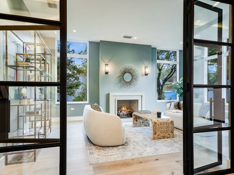 2020 - Housing Developments by Presidio Doors - Photo 4