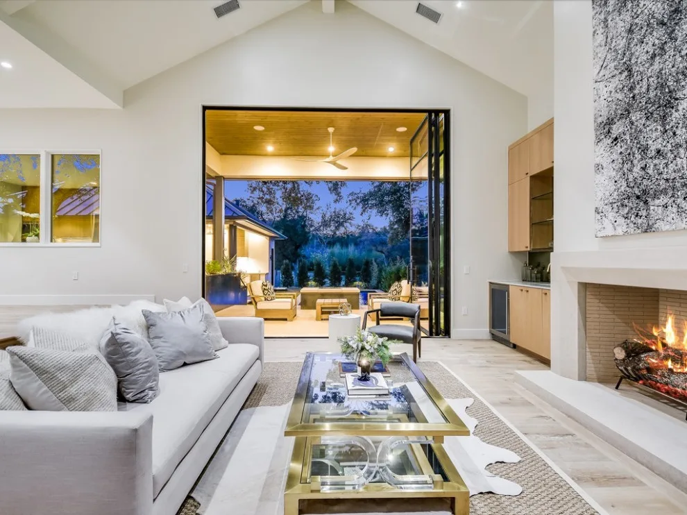 2020 - Housing Developments by Presidio Doors - Photo 12