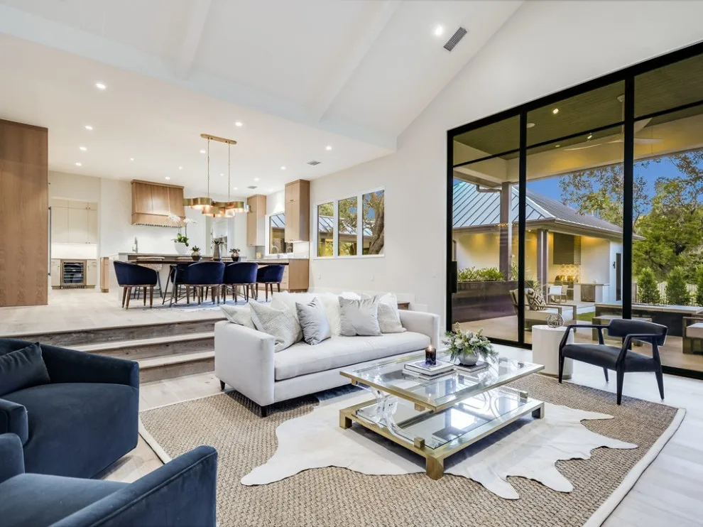 2020 - Housing Developments by Presidio Doors - Photo 3