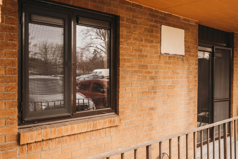 Windsor Apartment Construction by German System Windows - Photo 10