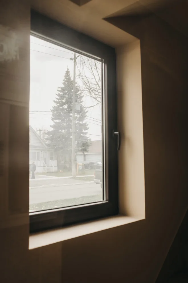 Windsor Apartment Construction by German System Windows - Photo 19