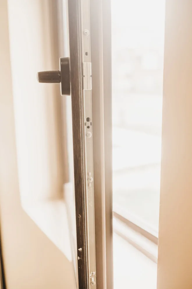 Windsor Apartment Construction by German System Windows - Photo 6