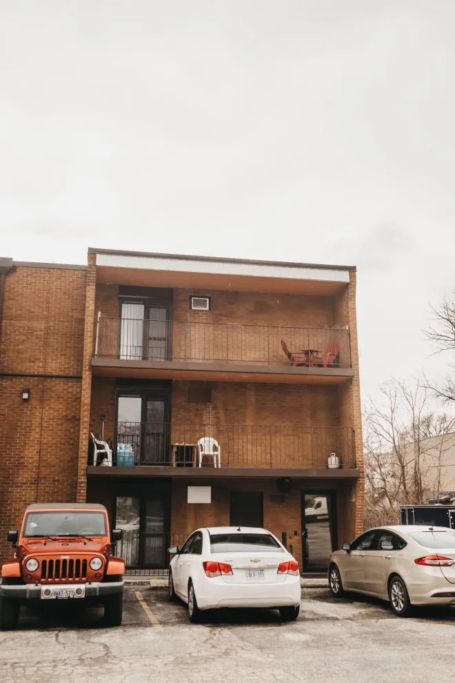 Windsor Apartment Construction by German System Windows - Photo 4