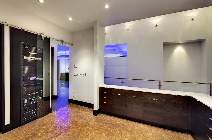 Jamestown Residence by Central Glass & Mirror - Photo 5