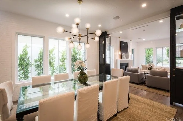 Modern Farmhouse in LA by Go West Professional Sales - Photo 4