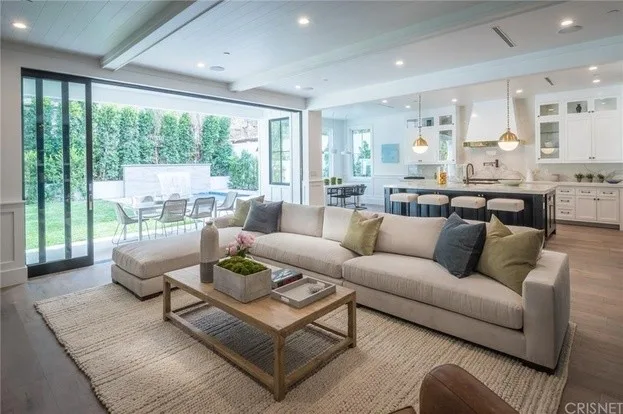 Modern Farmhouse in LA by Go West Professional Sales - Photo 2